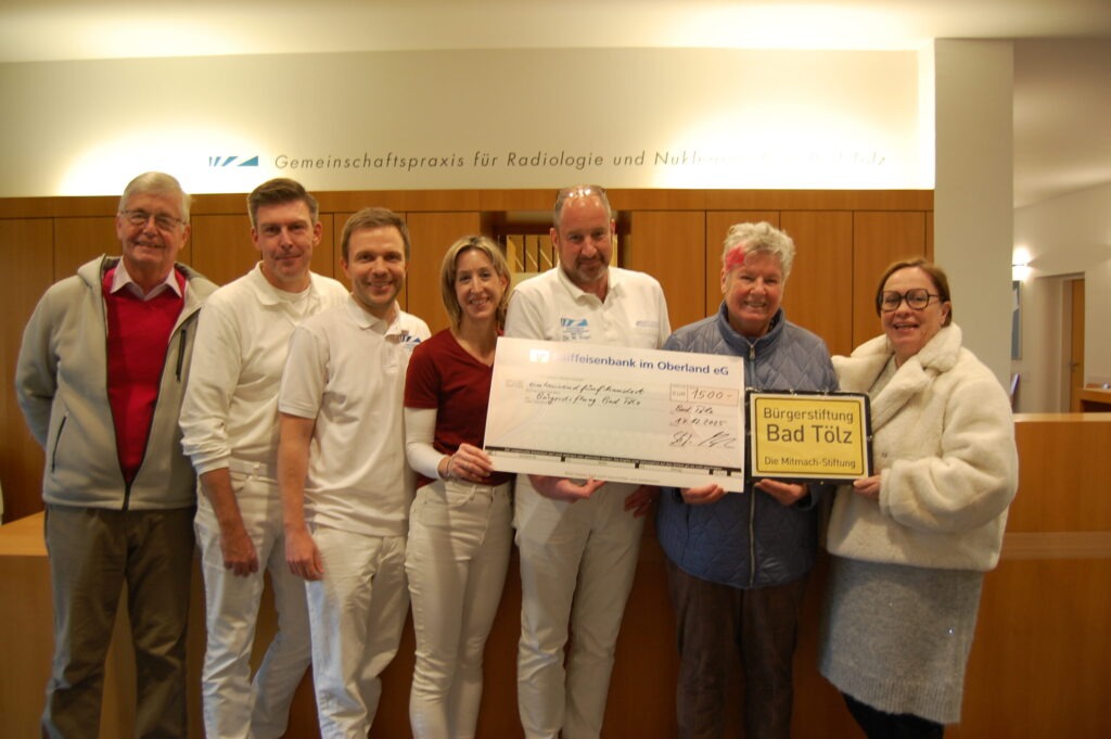 Spende Radiologie Praxis an die Bürgerstiftung Bad Tölz